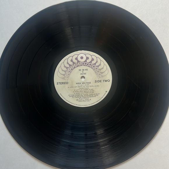 AC/DC - high voltage vintage vinyl record. Condition is G. - Picture 4 of 8